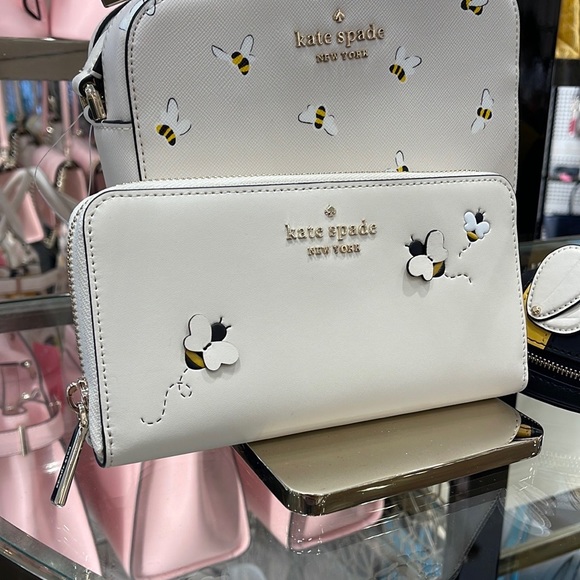 Kate Spade honey bee large continental wallet
PARCHMENT MULTI - Picture 5 of 16